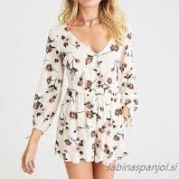 AEO Floral Romper - Picture 5 of 6